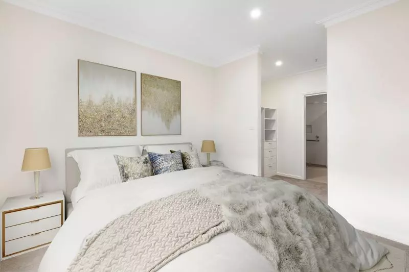 Light and bright apartment