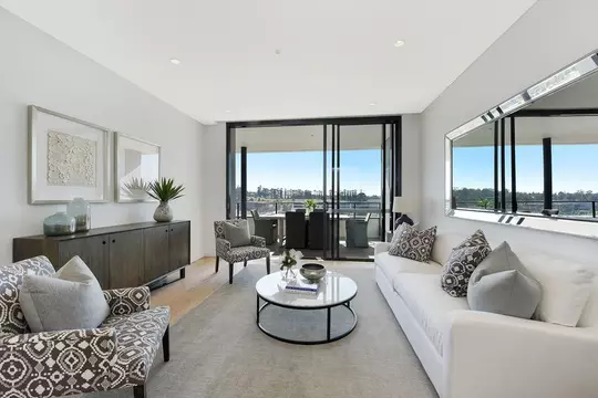 One bedroom apartment with gorgeous views