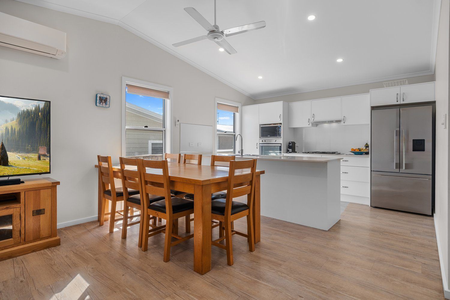 Warm & Inviting Living!