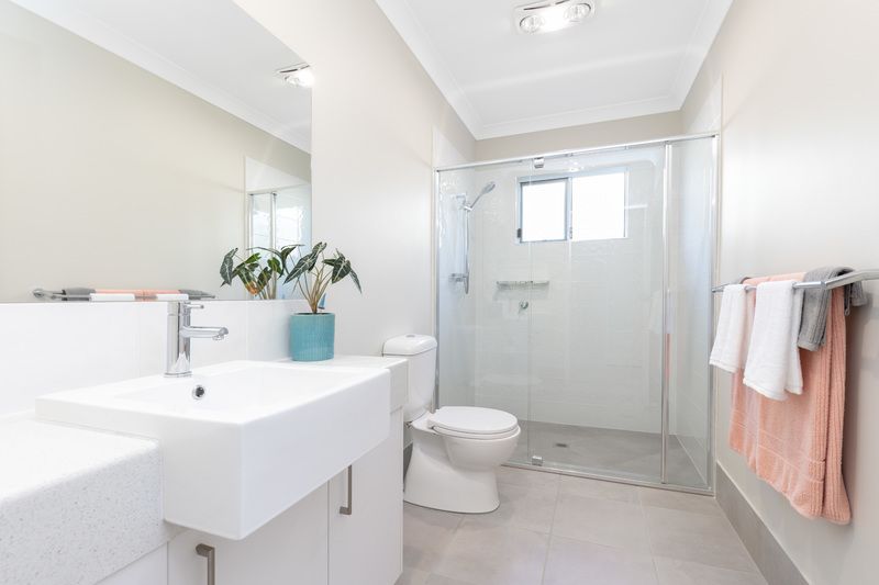 Enjoy nature, birds, gardens and peace and quiet in this immaculate lowset home