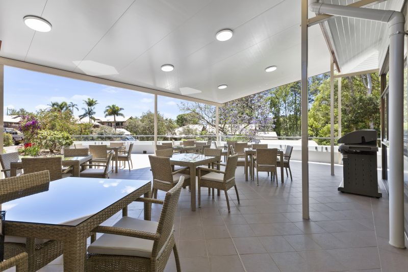 Available now! 1-bedroom villa plus study in great location