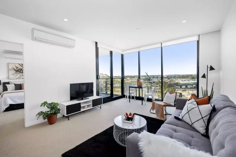 Modern Design, Location and Professional Lifestyle!