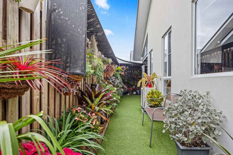 Stunning Tropical Hideaway!