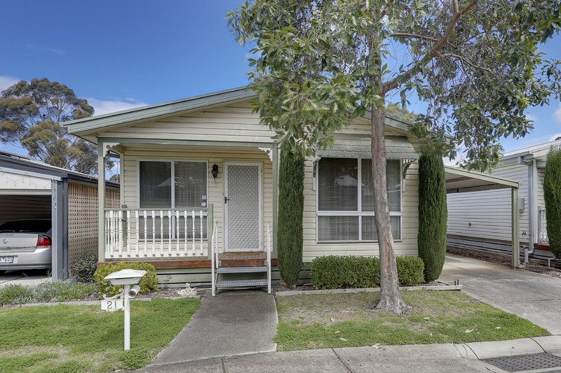 Pet friendly home in welcoming over 55s community