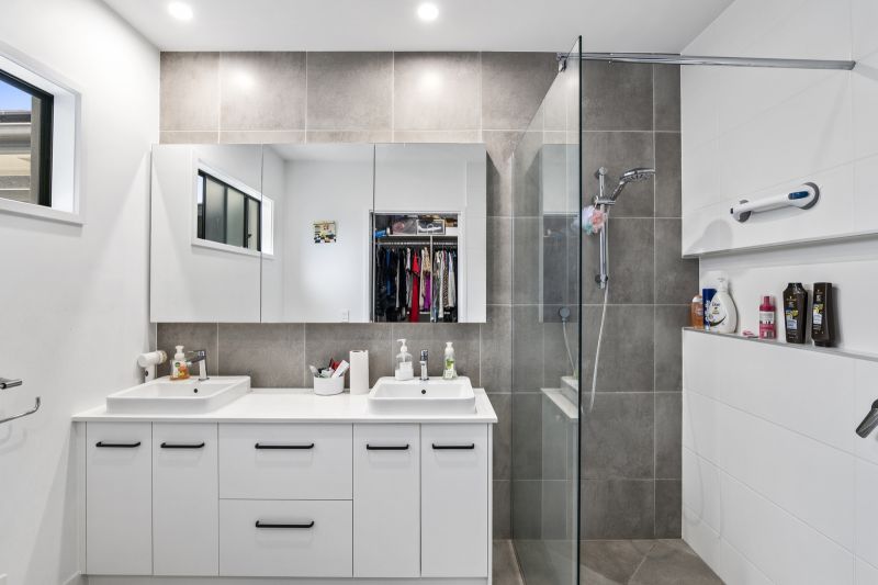 Site 107 - Established Kalbar H6