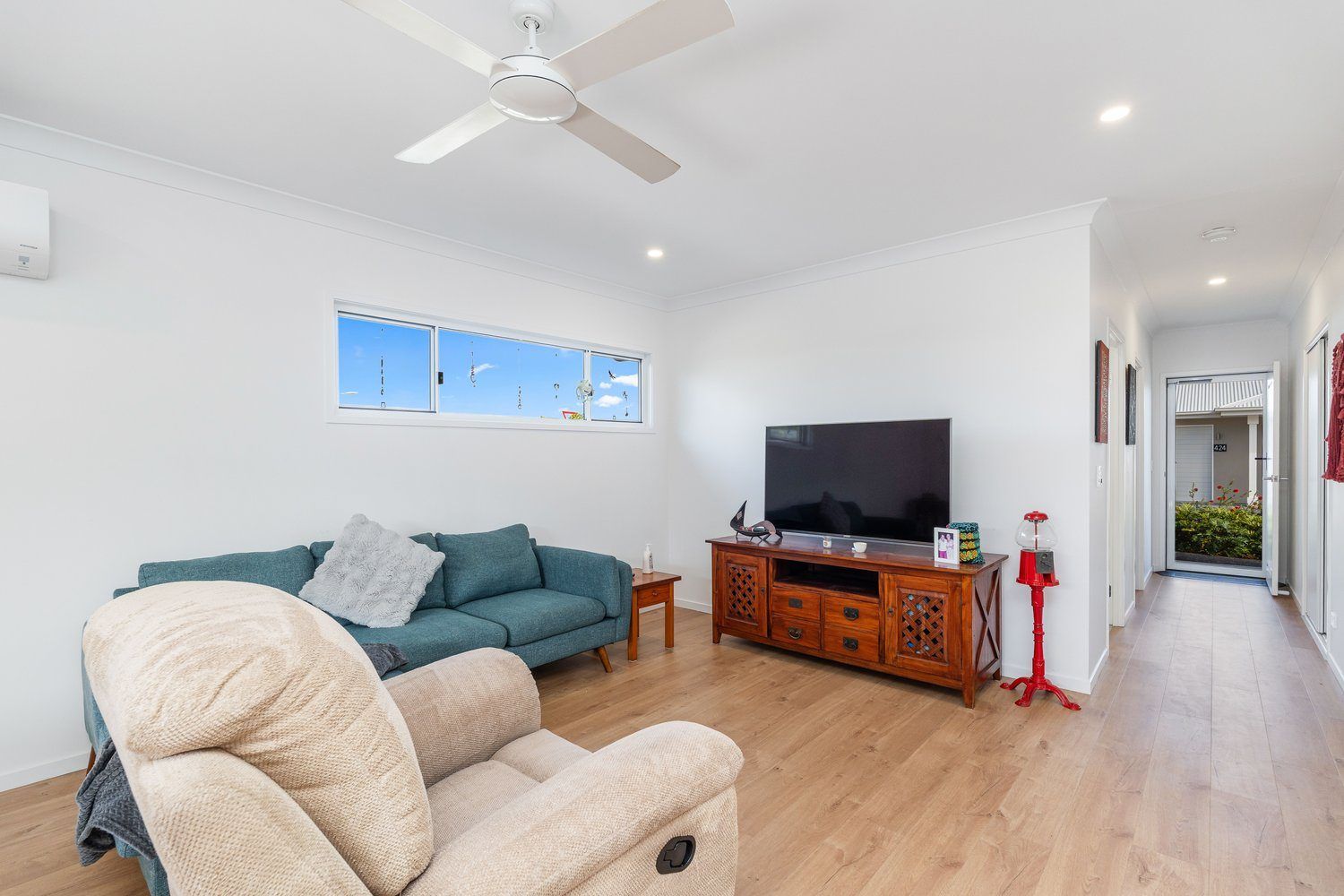 Near Park, Easy Living