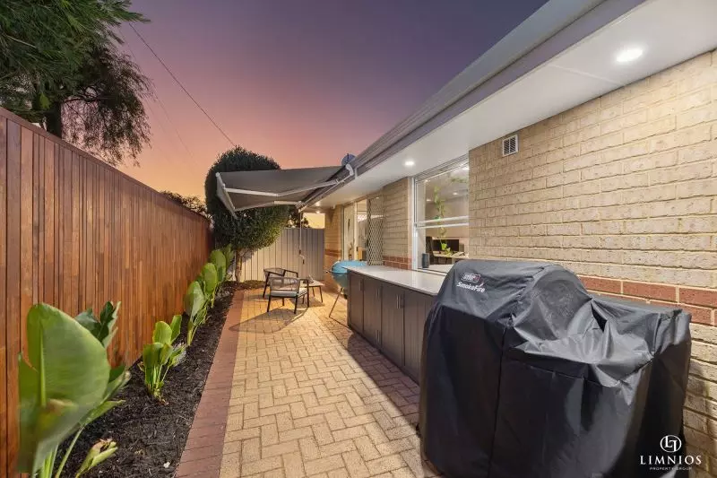 Standalone street front villa