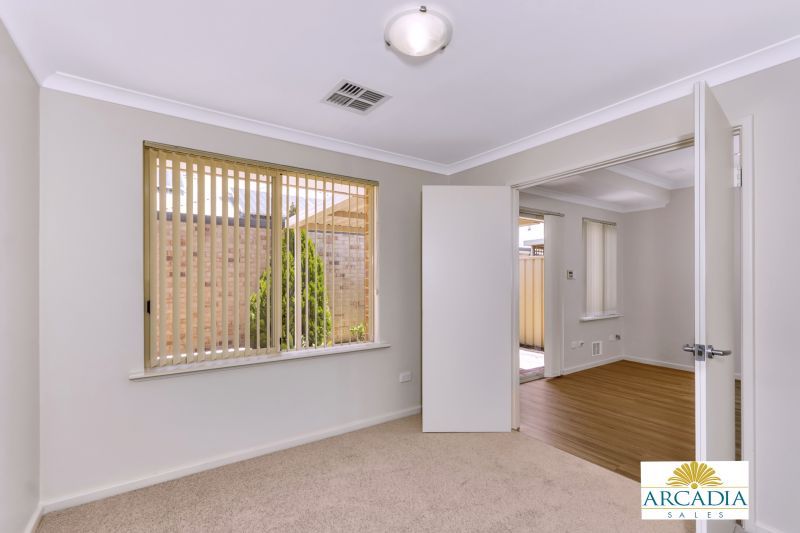 ARCADIA WATERS MANDURAH - Hop Skip & A Jump To The Clubhouse