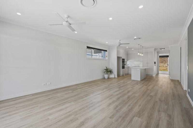 Pristine Home - Ready for you to move straight in!