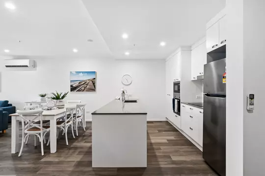 Stunning, spacious three-bedroom apartment