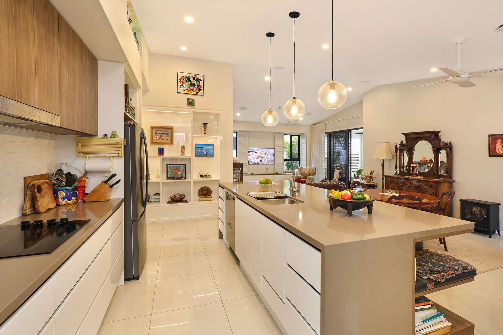 Beach, Dining, Golf, Shopping - V78 GemLife