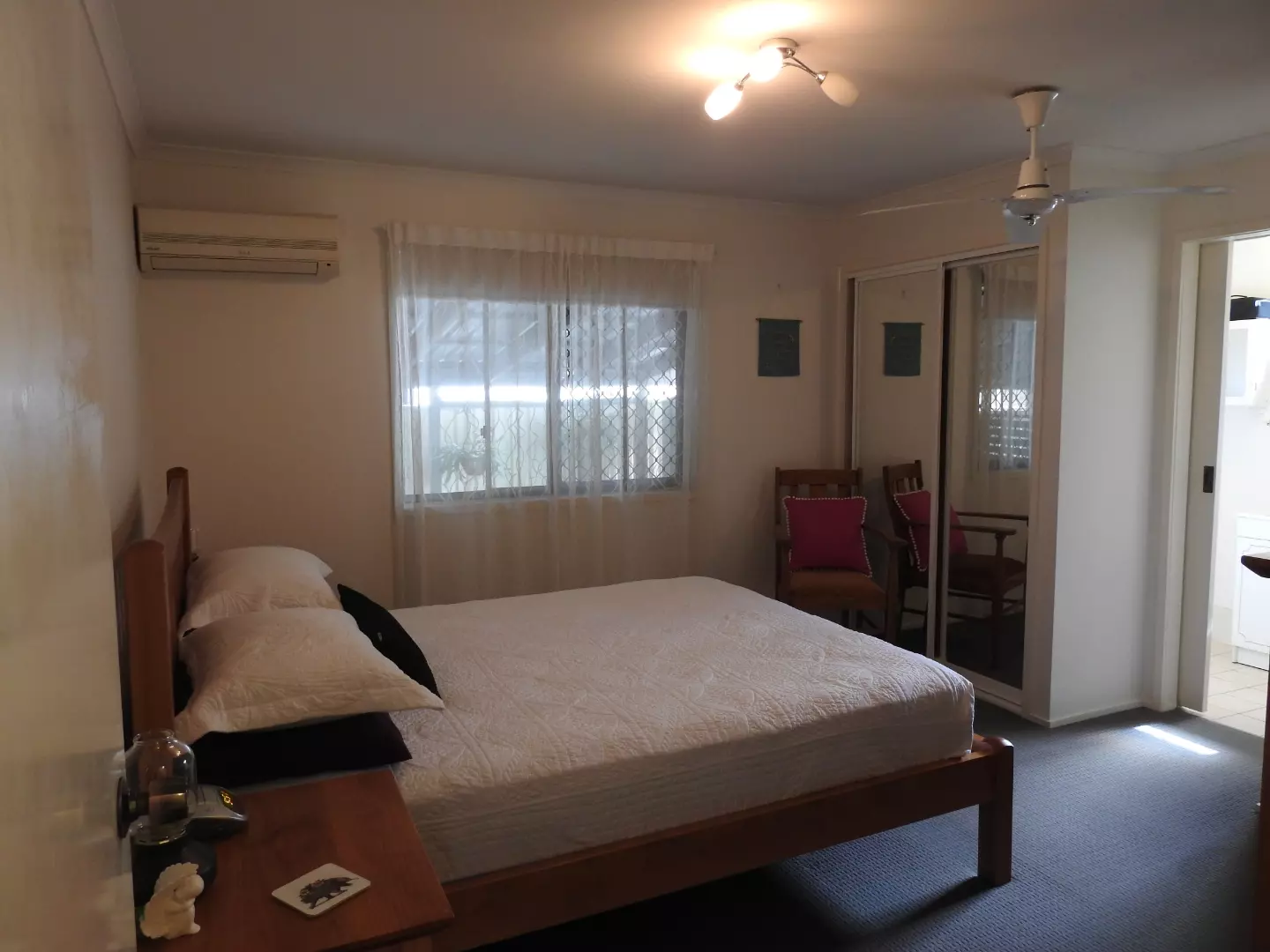 Delightful renovated Cottage in Rustic Court