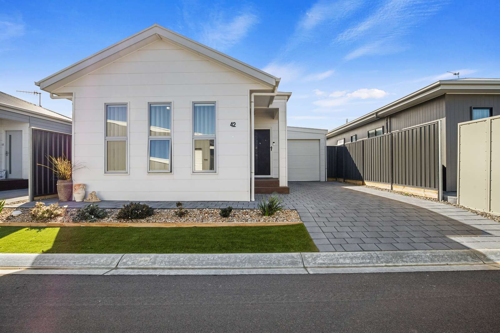 A light-filled modern 2-bedroom home