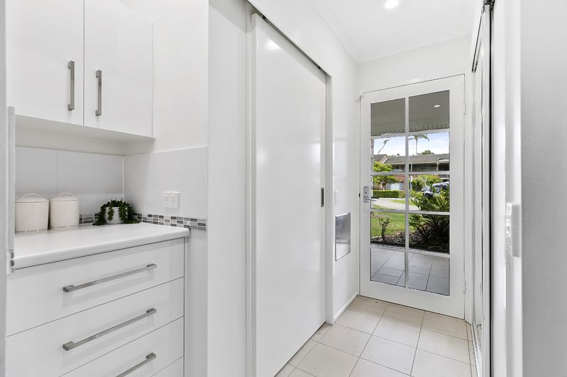 Refurbished Studio Apartment with Patio Overlooking Rainforest