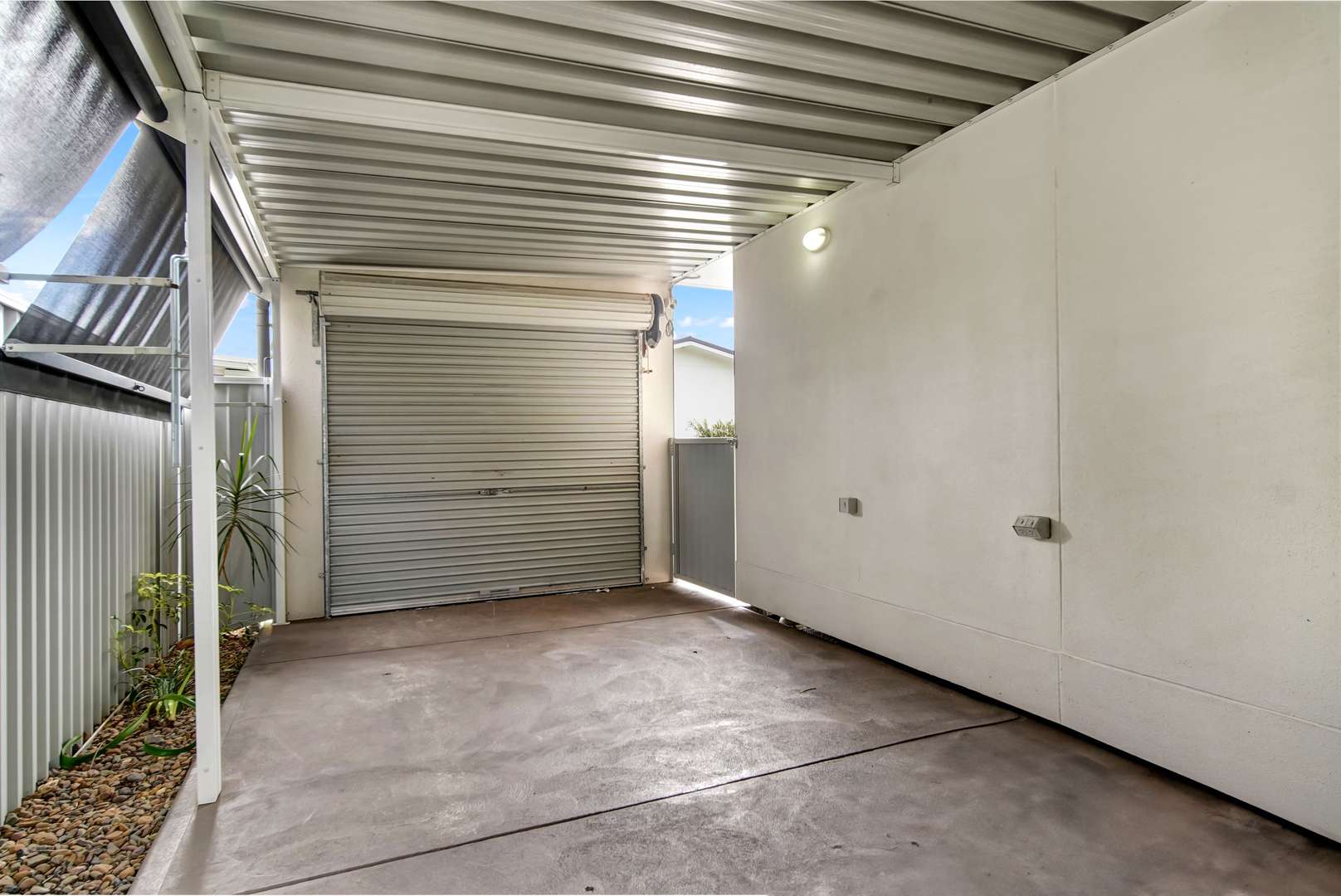 Only 6 years old - Relax in comfort in a Over 50's Gated Lifestyle Complex