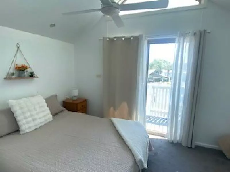 2 Bedroom 1.5 bathrooms