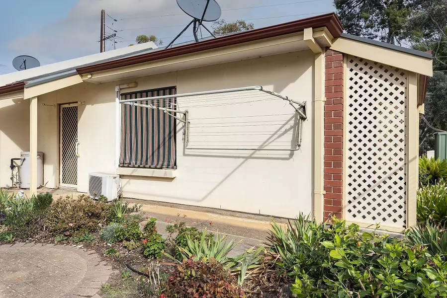 One Bedroom w/- Sunroom - close to Main Street