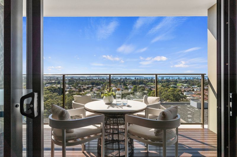 Superb Lifestyle Offering Stunning Bay Views