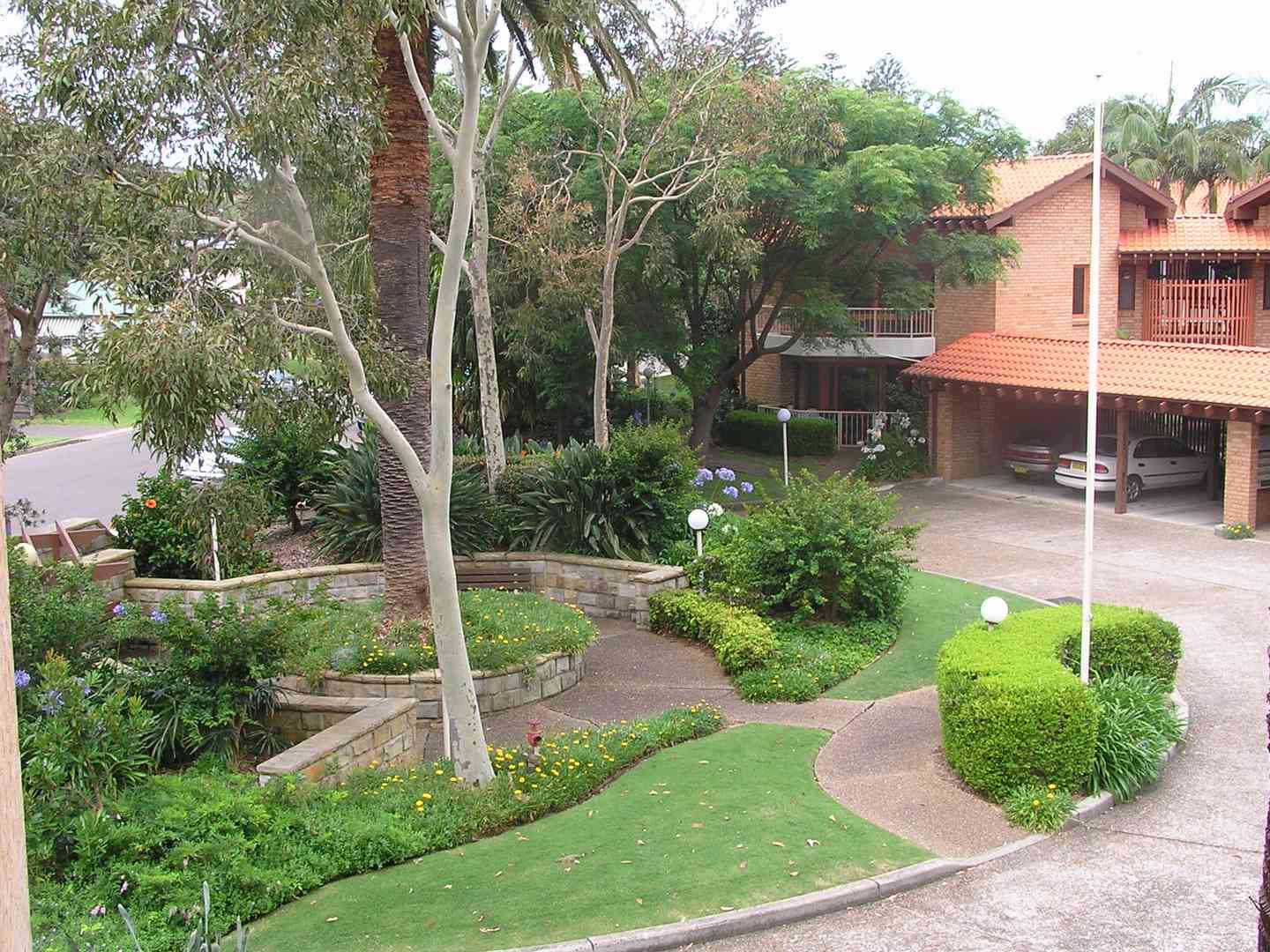 Refurbished One Bedroom Apartment with Private Balcony