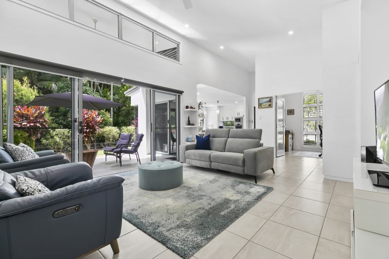 Backing on to Beautiful Rainforest!