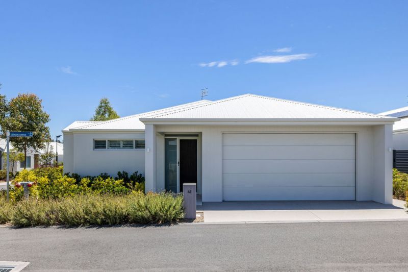 Enjoy Modern Elegance and Prime Corner Vantage