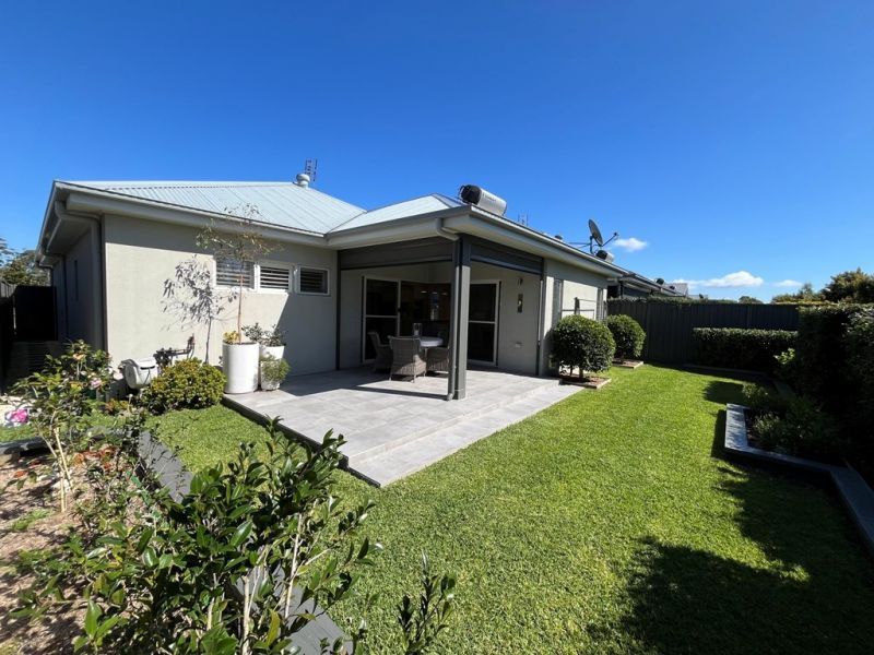 PRIME POSITION, PRIVATE GARDEN, NORTH OUTLOOK
