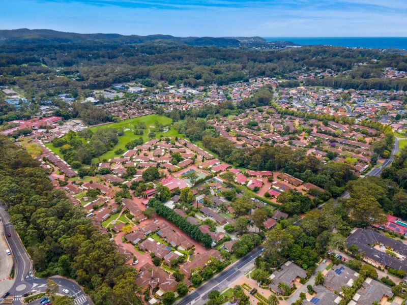 Spacious and fully serviced one-bedroom apartment with a north facing balcony