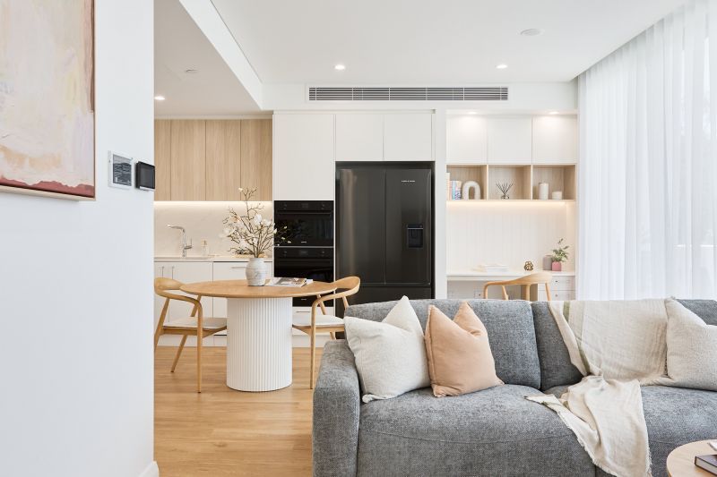 The Hummingbird - smart, north-facing beauty