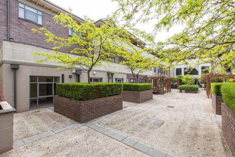 Garden view one-bedroom apartment