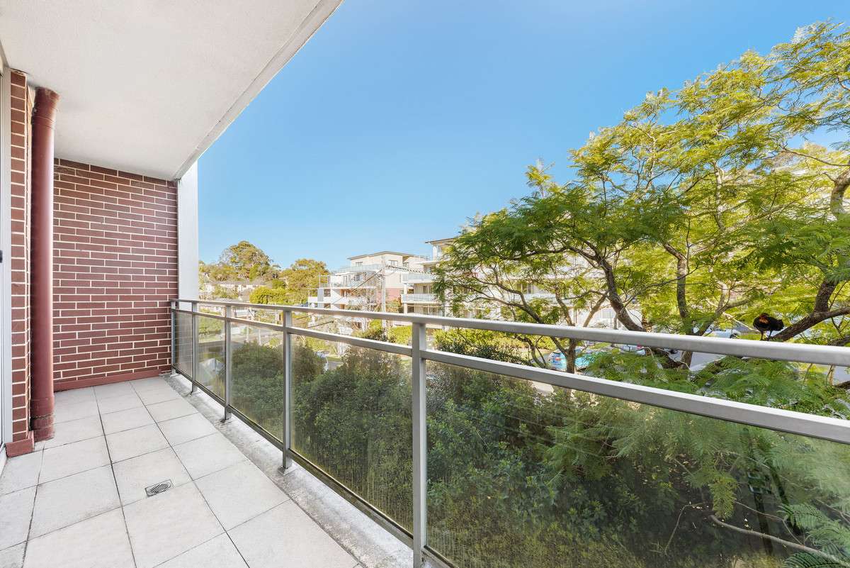 Spacious Open Plan living. This apartment has an excellent layout. Quiet location.