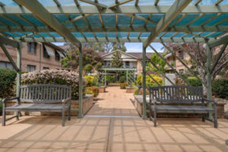 Stunning Garden-Facing Apartment with Exciting New Renovation