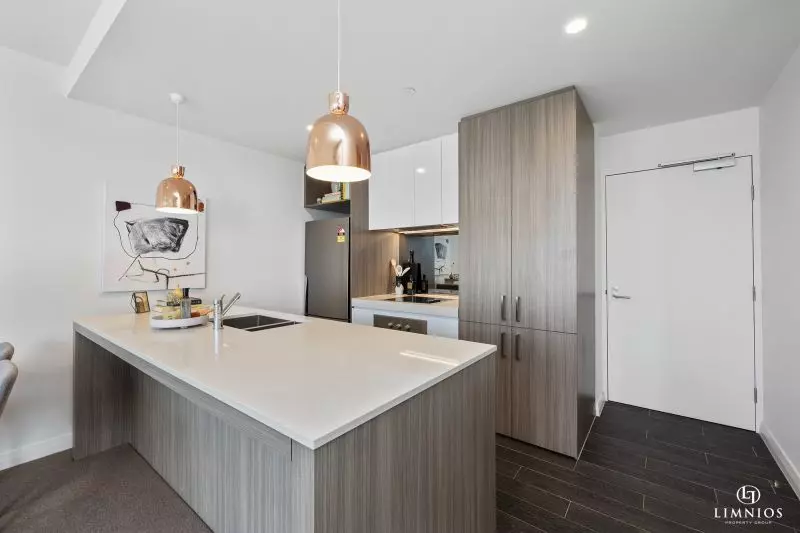 Contemporary Style Apartment in Perfect Location