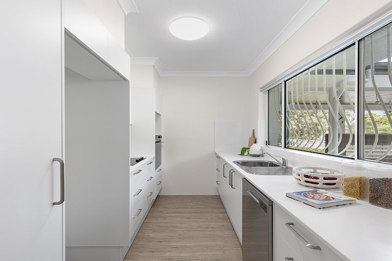 Exquisitely renovated 2 bedroom unit with well-sized living area and spacious kitchen.