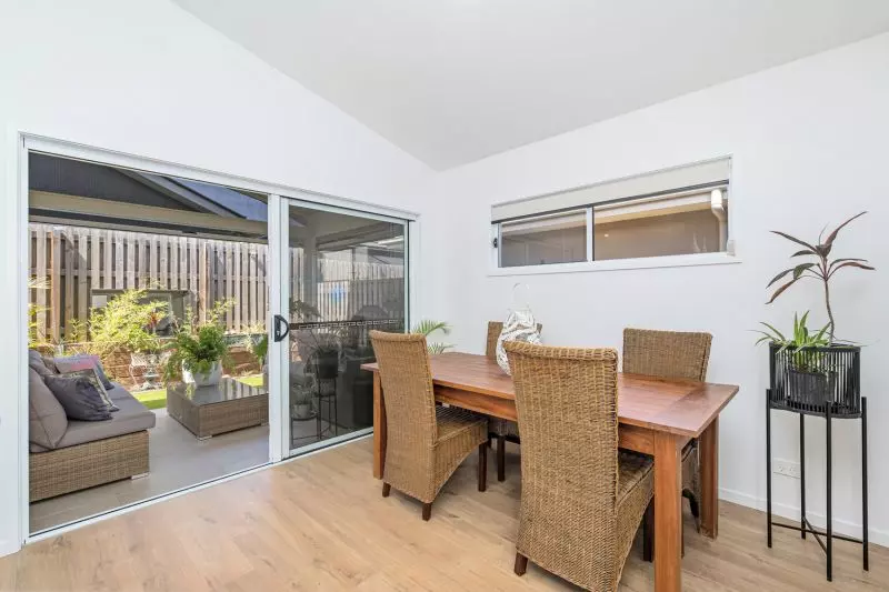 Simplicity and Style – Bright Modern Haven