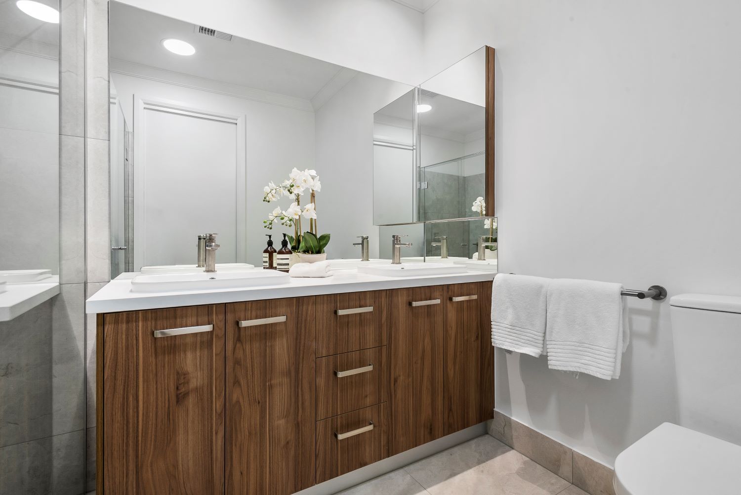 Your Dream Oasis Awaits!