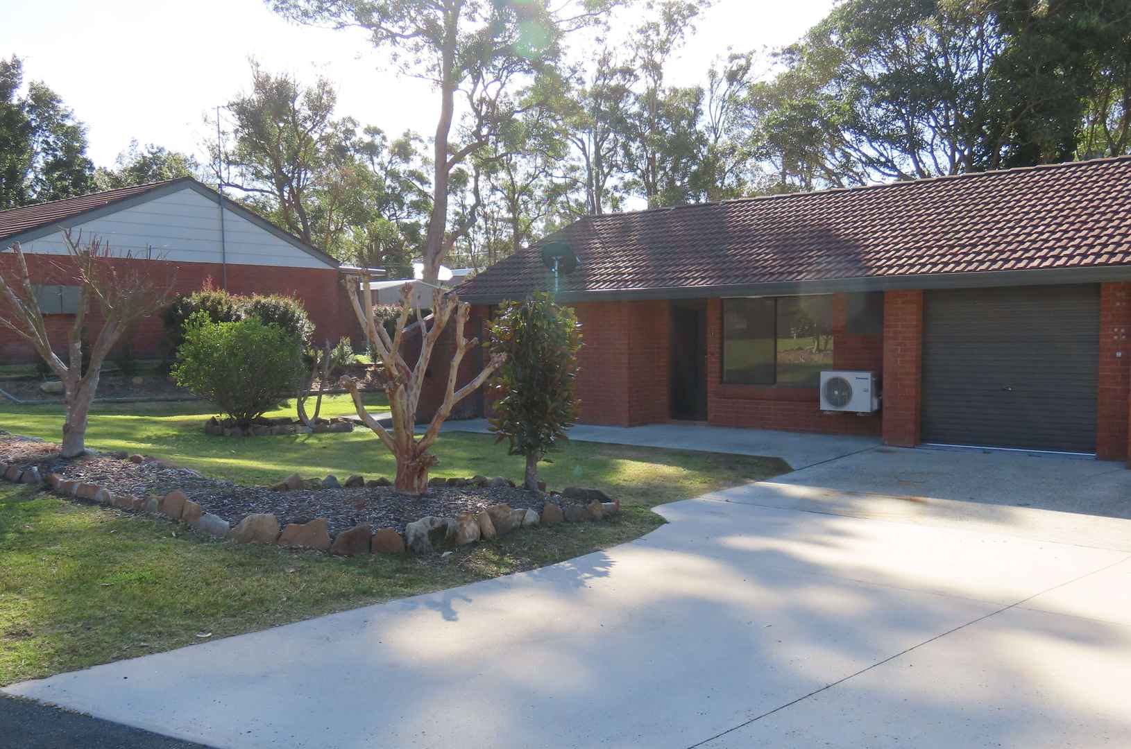 DEPOSIT TAKEN Bright and Modern 1 Bedroom Home with Park Views