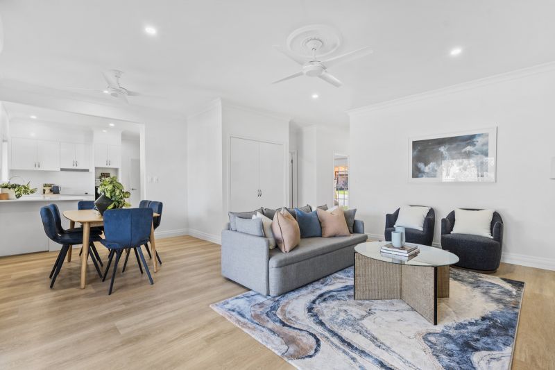 Open-plan two-bedroom villa close to amenities