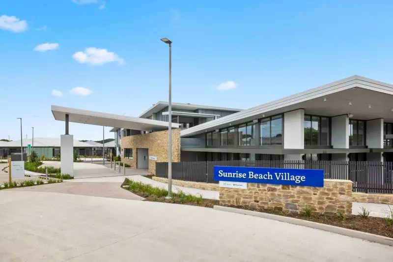 Coastal Apartment with Resort‑Style Amenities