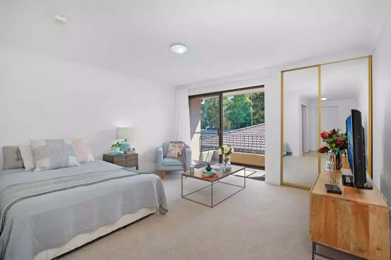 SL34 - Supported Living with balcony, close to lift