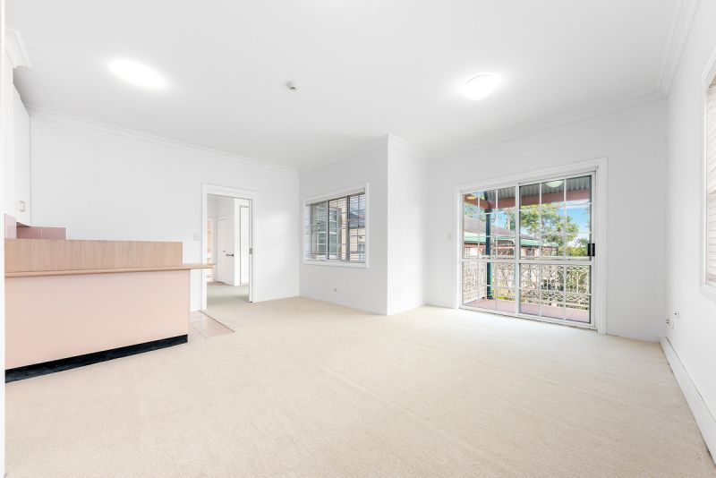 ELEVATED SPACIOUS 1 BEDDER WITH GARDEN VISTA