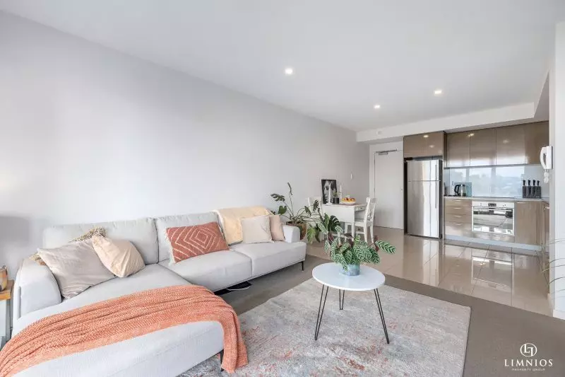 Exquisite Modern Living, Impressive with Great View!