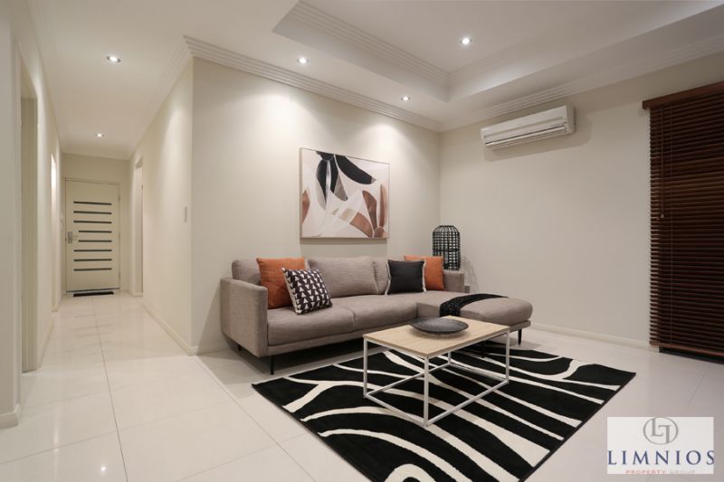 Spacious End Villa