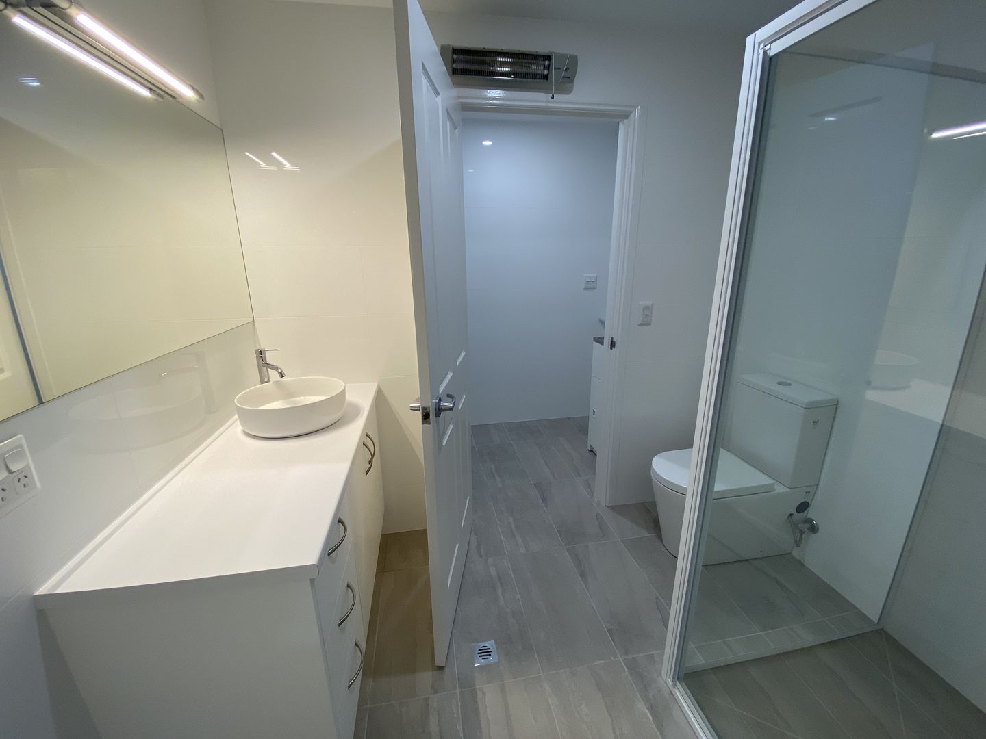 Spacious One Bedroom Apartment with Undercover Balcony