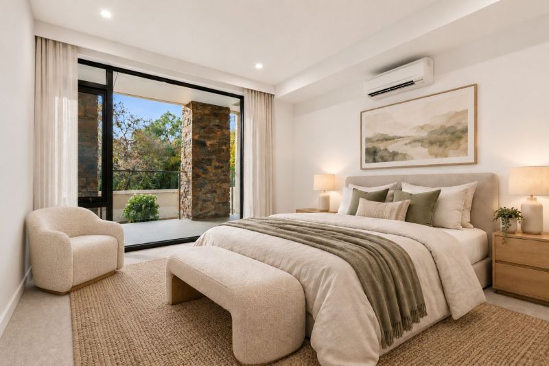 Spacious one-bedroom apartment with stunning garden views overlooking the Yarra River Parklands