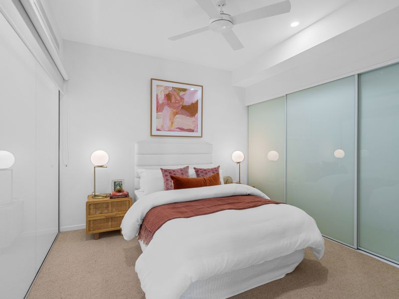 Light, bright and spacious two-bedroom apartment