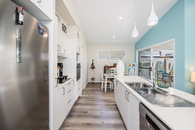 Stylish Corner Block with Bushland Views