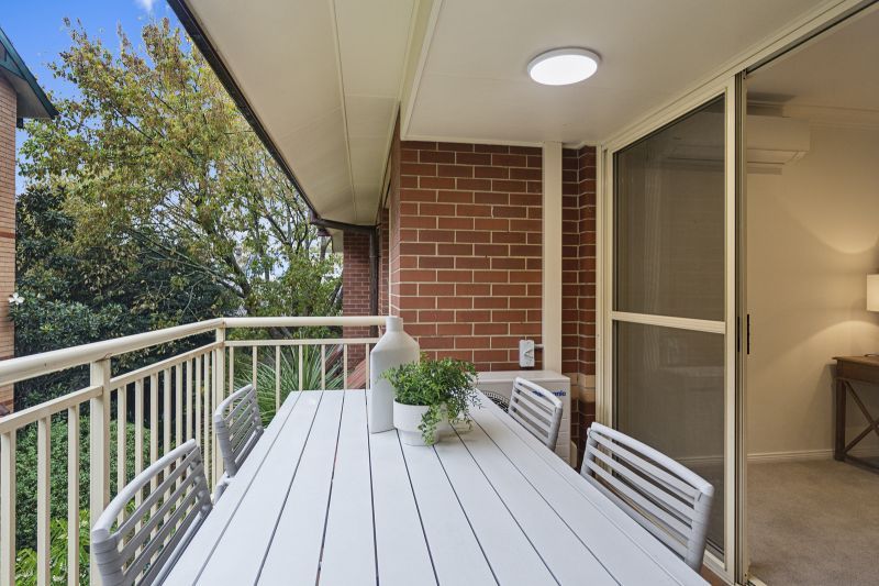 Light and bright two-bedroom residence
