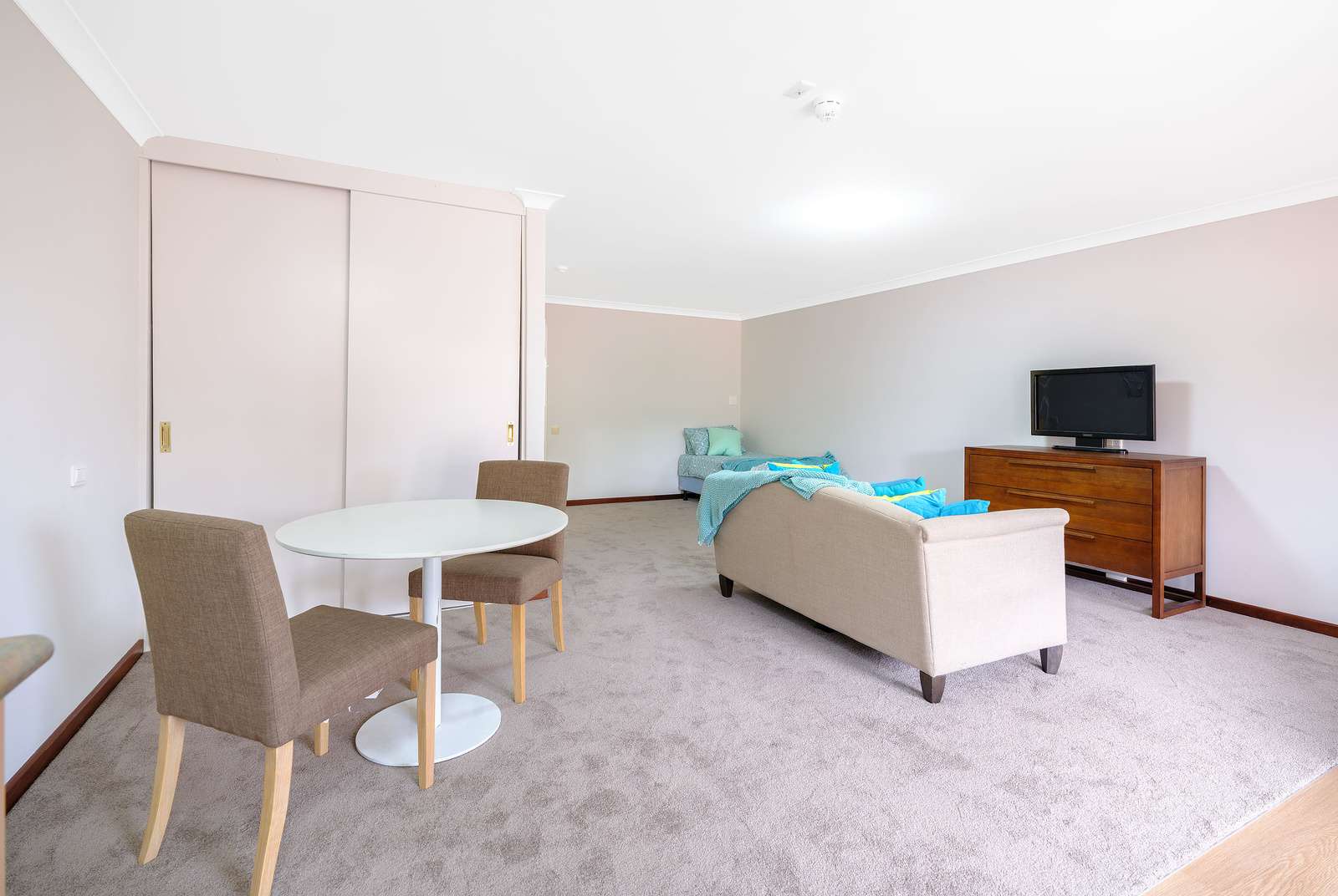 Secure studio apartment in the heart of the clubhouse