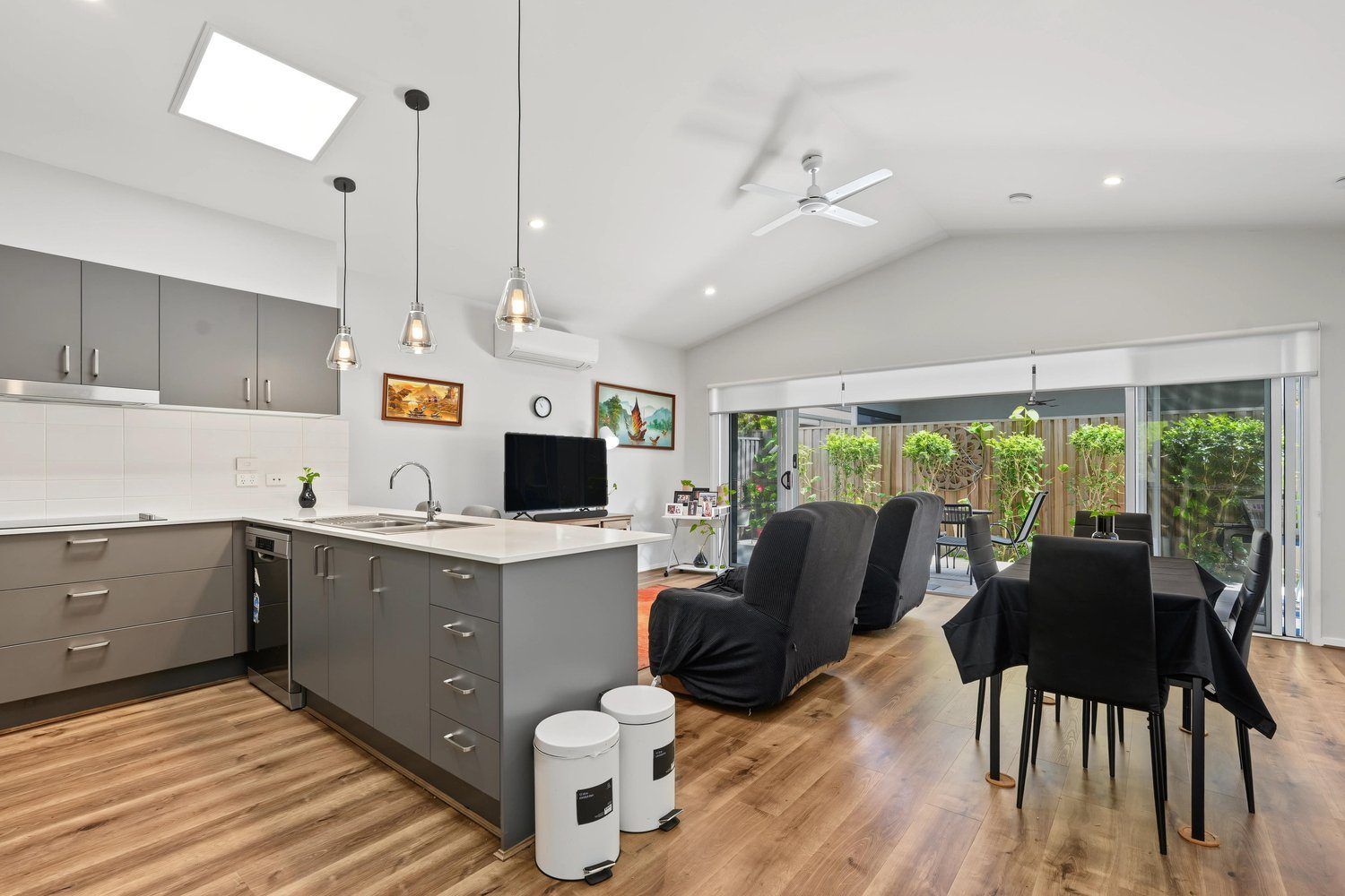 Near Nature, Modern Style