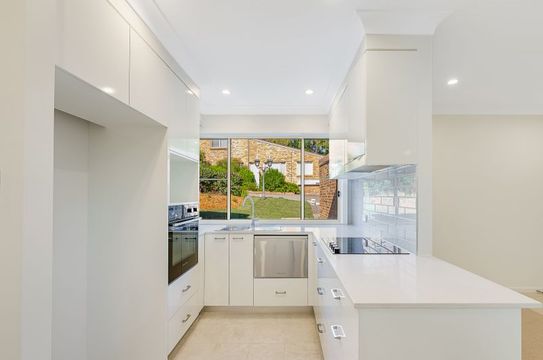 New Villa Framed by Light, Space and Outdoor Living
